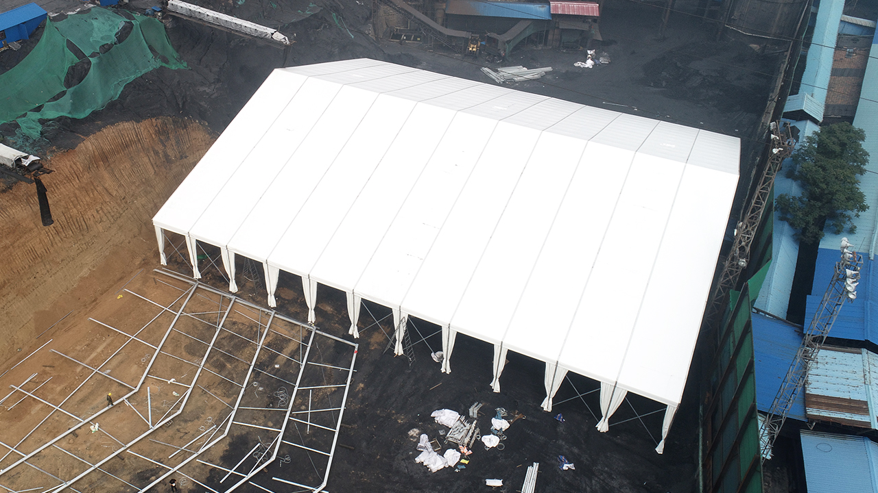 環(huán)保煤棚｜鋼結(jié)構(gòu)篷房堅(jiān)固耐用封面